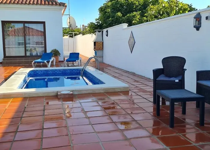 لاس أديلفاس تشاباريلو * كونيل ذي لا فرونتيرا