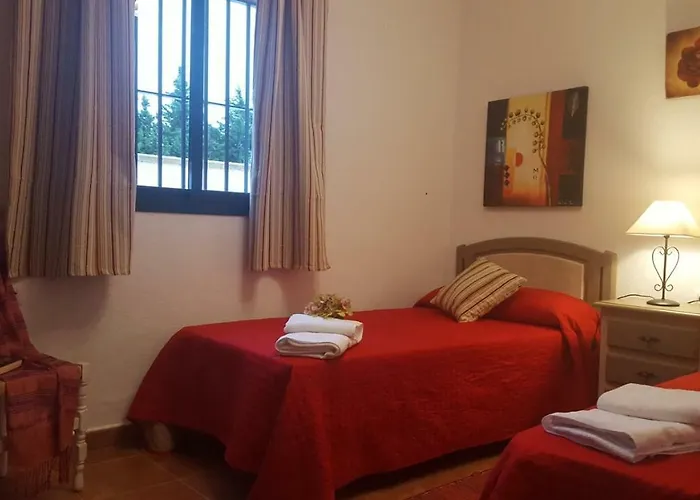 لاس أديلفاس تشاباريلو * كونيل ذي لا فرونتيرا